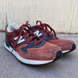 Retro Suede New Balance Sneakers